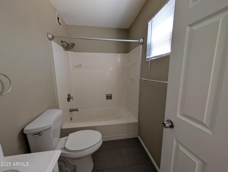 PXL_20251006_215519767