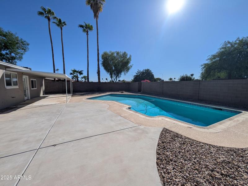 PXL_20251006_215628564