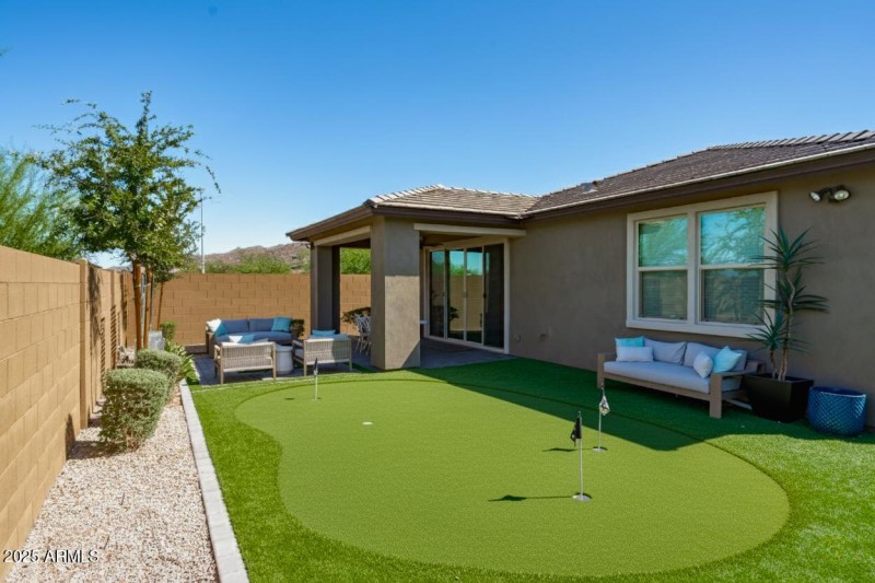 Backyard - Digital Rendering Putting Gre