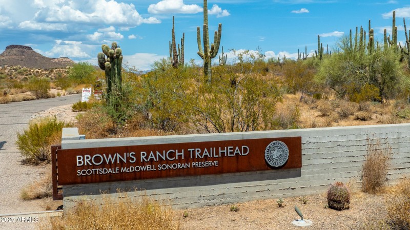 Brown's Ranch Trailhead