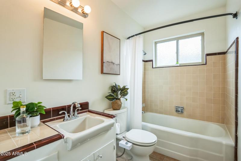 23_457_W_Mulberry_Dr_Phoenix_AZ_85013_US