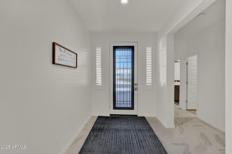 4-web-or-mls-2829 E Virginia St - 4