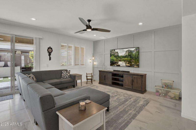 5-web-or-mls-2829 E Virginia St - 5