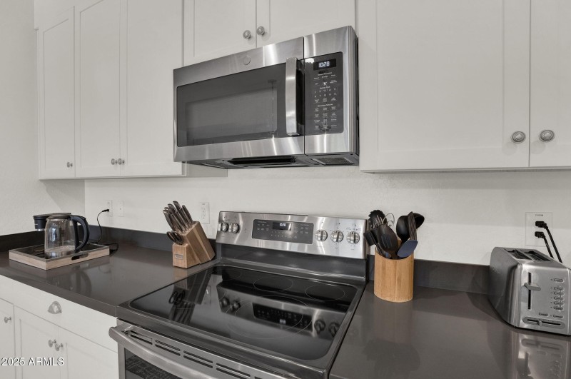 14-web-or-mls-2829 E Virginia St - 14