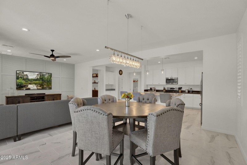 16-web-or-mls-2829 E Virginia St - 17