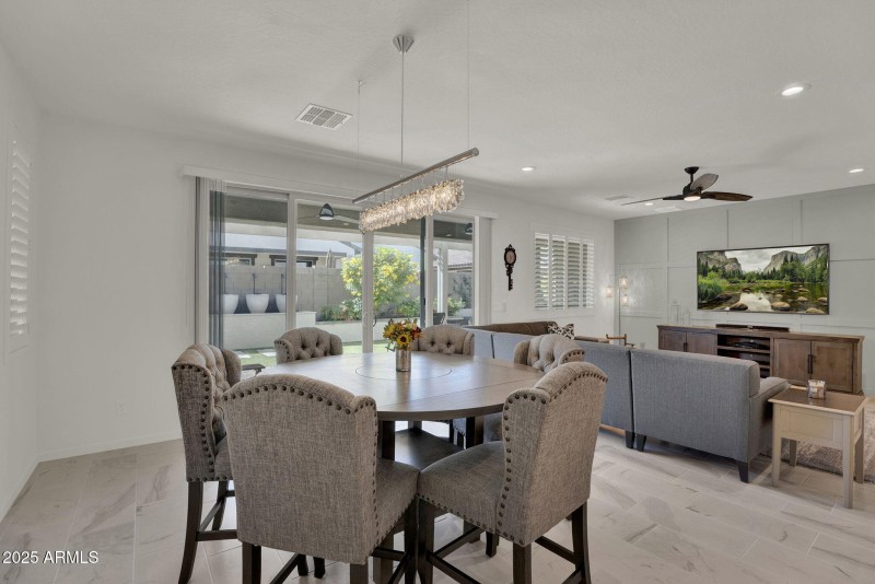 17-web-or-mls-2829 E Virginia St - 16