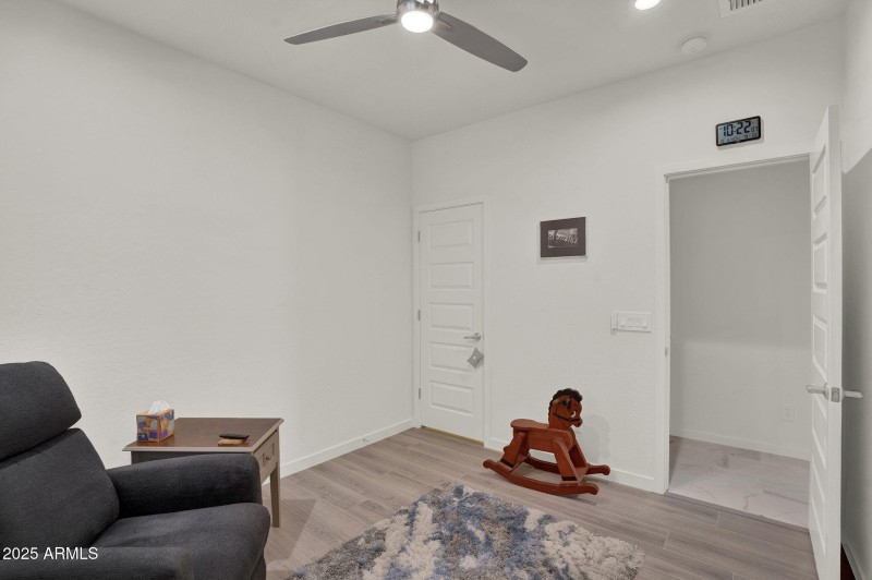 21-web-or-mls-2829 E Virginia St - 37