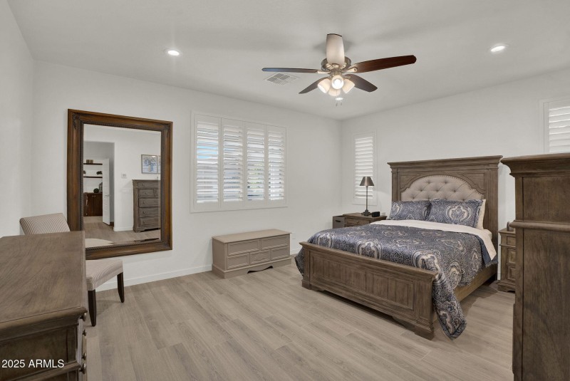 22-web-or-mls-2829 E Virginia St - 18