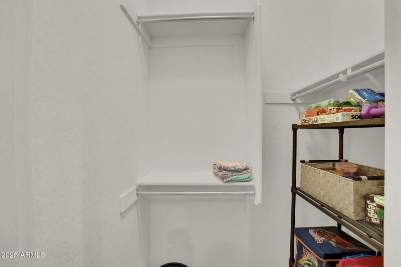 39-web-or-mls-2829 E Virginia St - 38