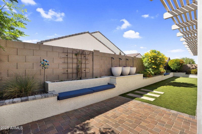 45-web-or-mls-2829 E Virginia St - 47