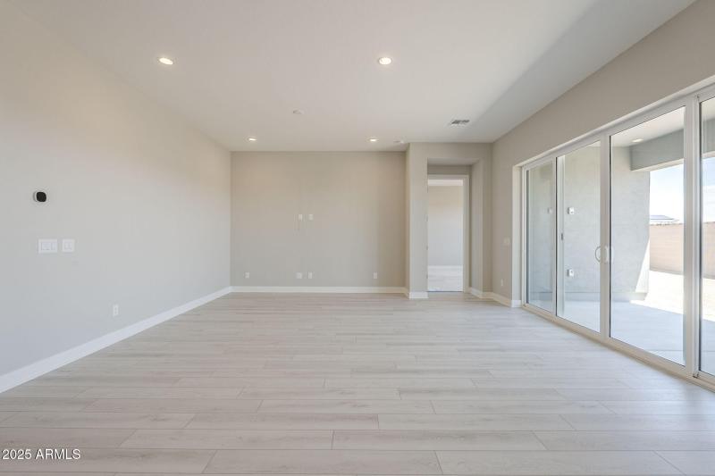 7-web-or-mls-Blakely-7