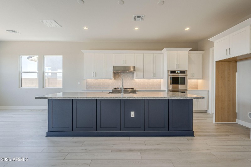 12-web-or-mls-Blakely-12