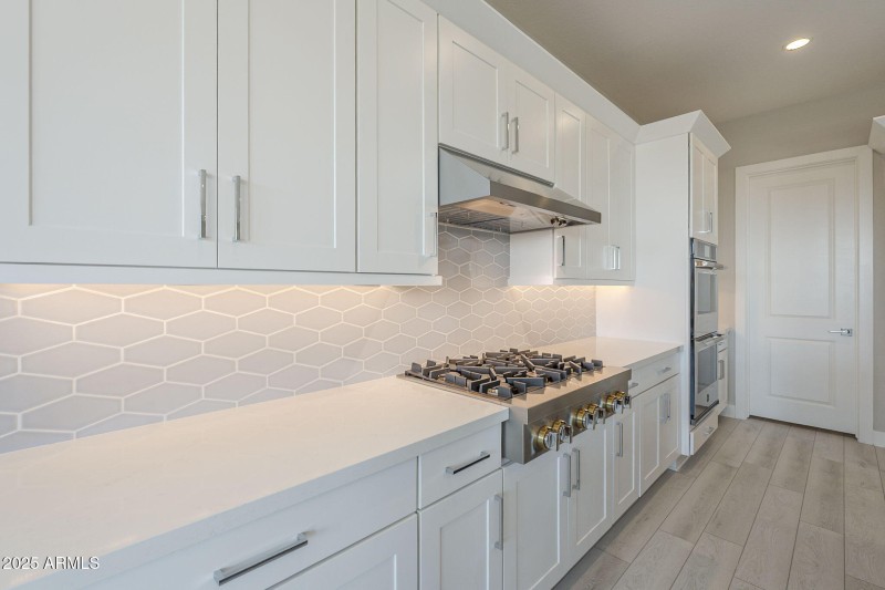 14-web-or-mls-Blakely-14