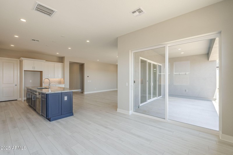 22-web-or-mls-Blakely-22