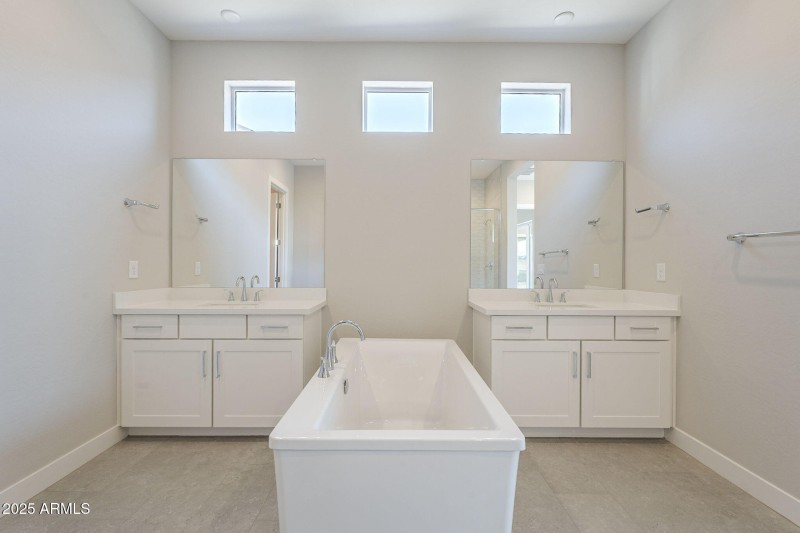 31-web-or-mls-Blakely-31