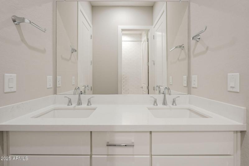 50-web-or-mls-Blakely-50