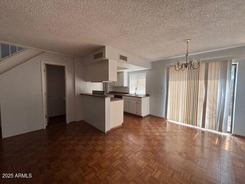 OPEN KITCHEN & GREAT ROOM