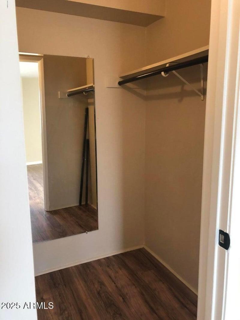 closet - 7350 N. Via Paseo Del Sur