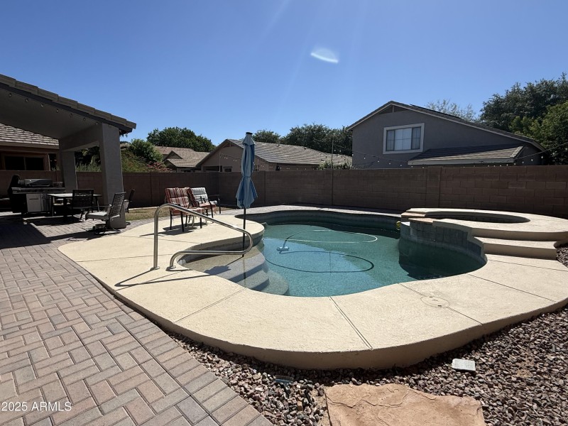 E1AEDAE4-9C77-42EA-A794-EE21986E8F6F