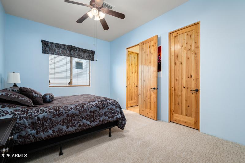Guest Bedroom w/ Jack & Jill Bathroom