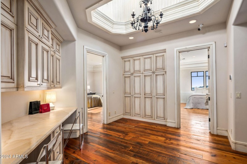 Guest Office/Conversation Area