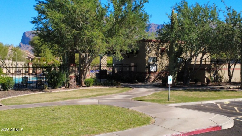 Community Park & Pool!!