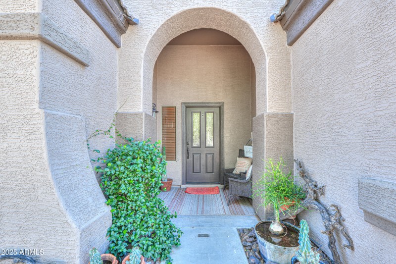 1653 W Green Tree Dr