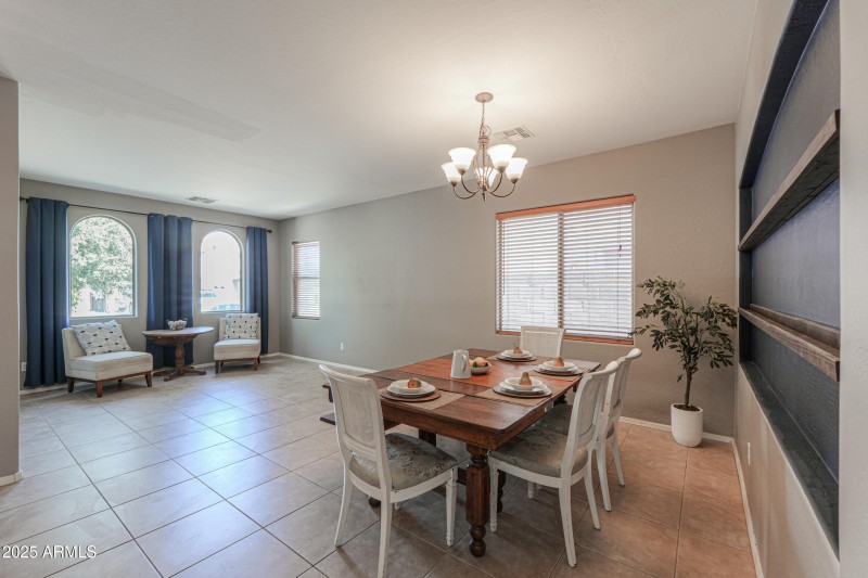 1653 W Green Tree Dr