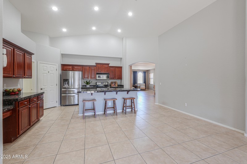 1653 W Green Tree Dr