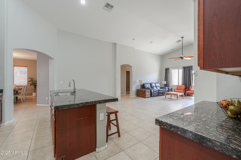 1653 W Green Tree Dr