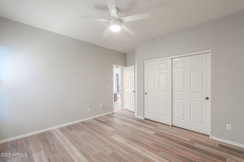 1653 W Green Tree Dr