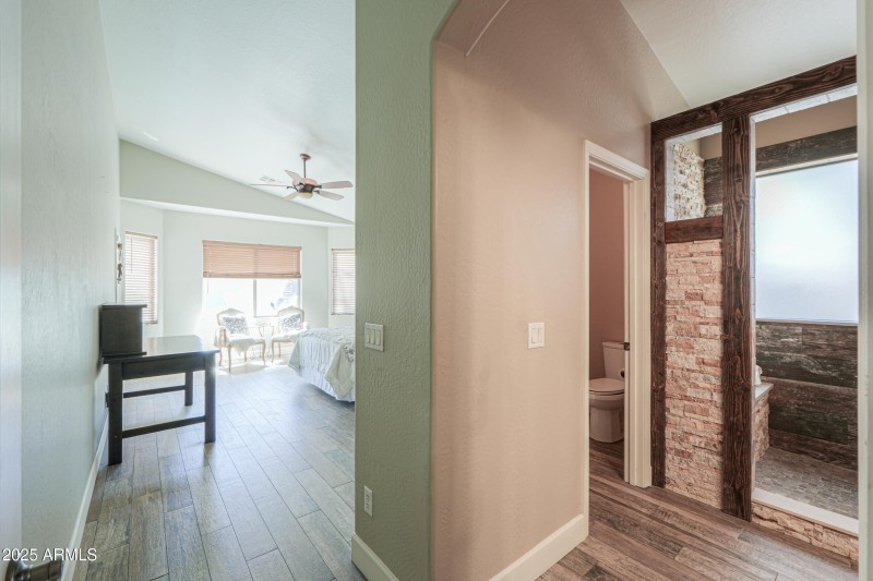 1653 W Green Tree Dr