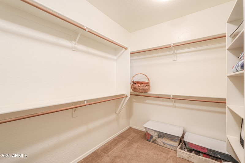 1653 W Green Tree Dr