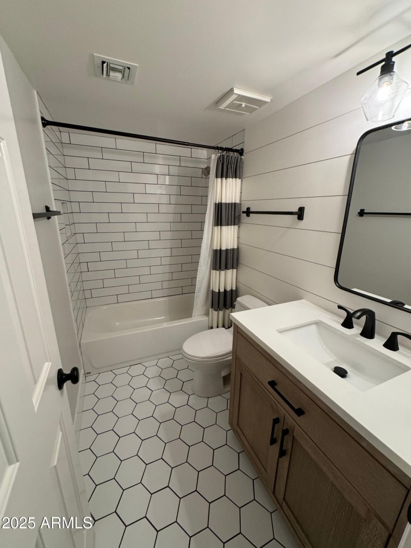 2nd bathroom