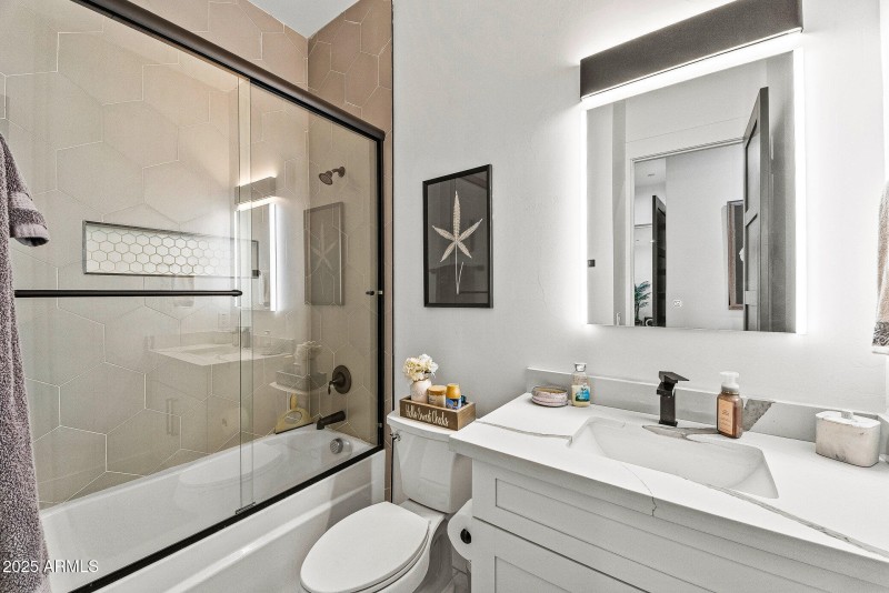 027_north_83rd-26_77