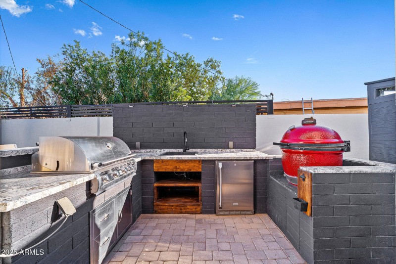 044_north_83rd-14_860