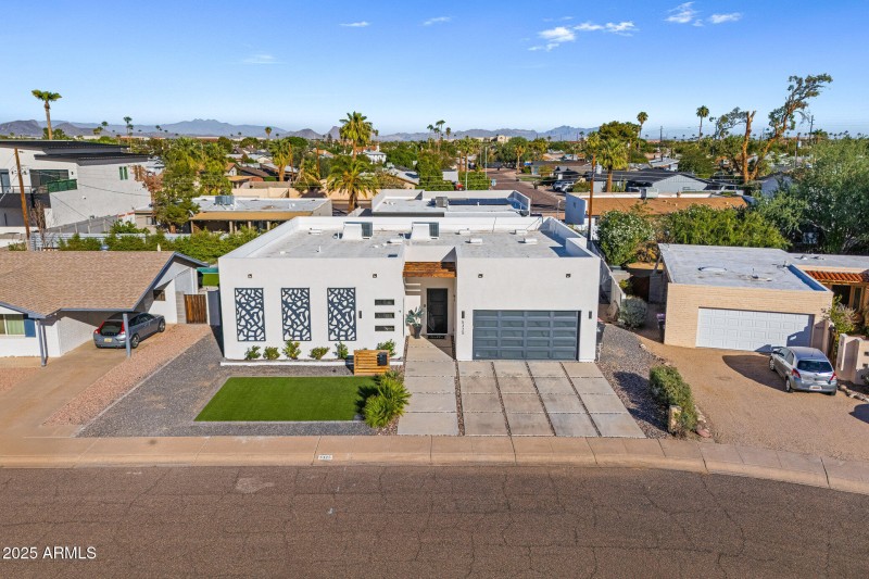 046_north_83rd-1_420