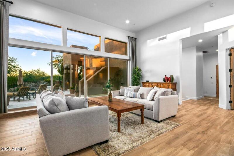 16-Living Room Views