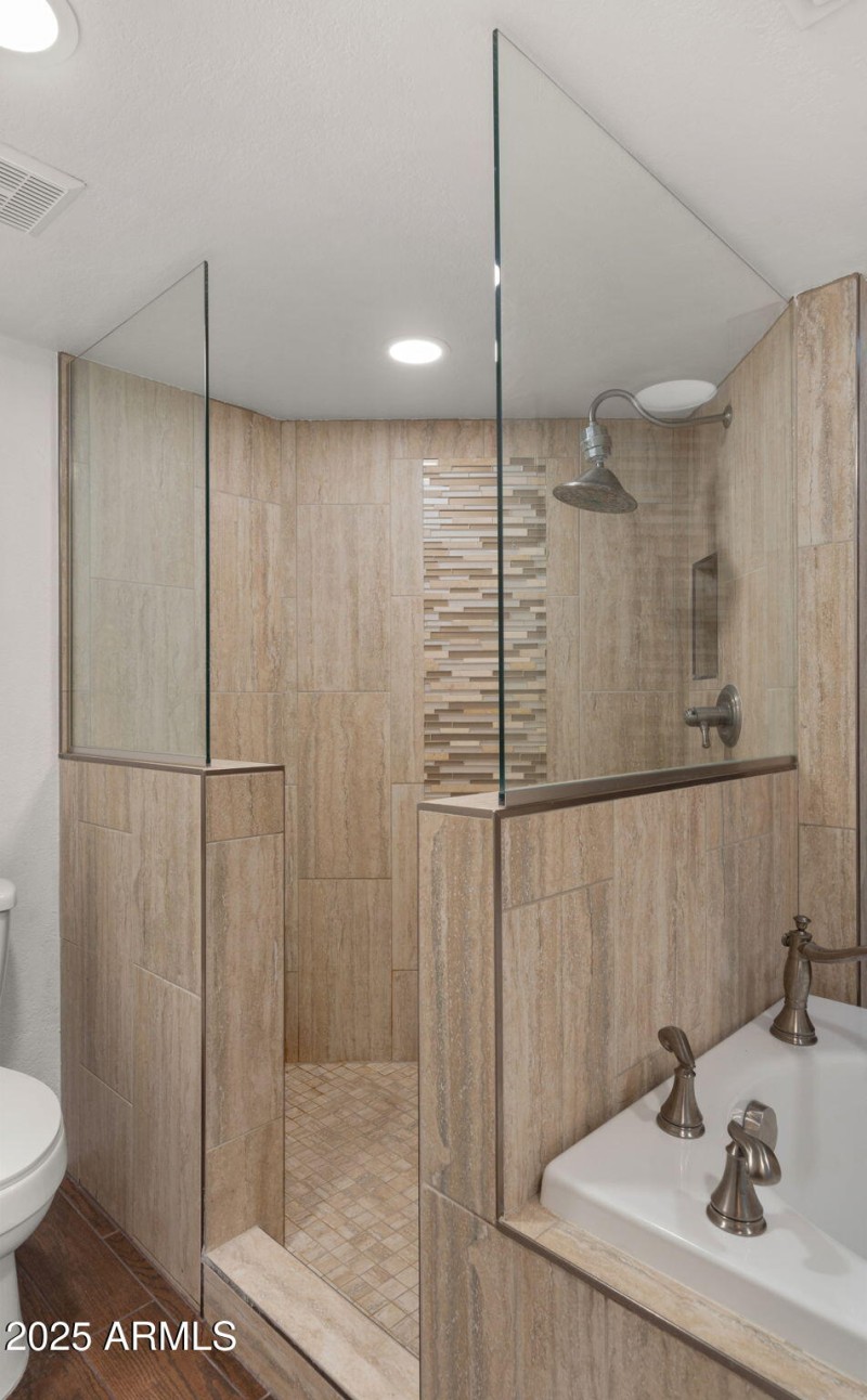 31-web-or-mls-Primary Bathroom4