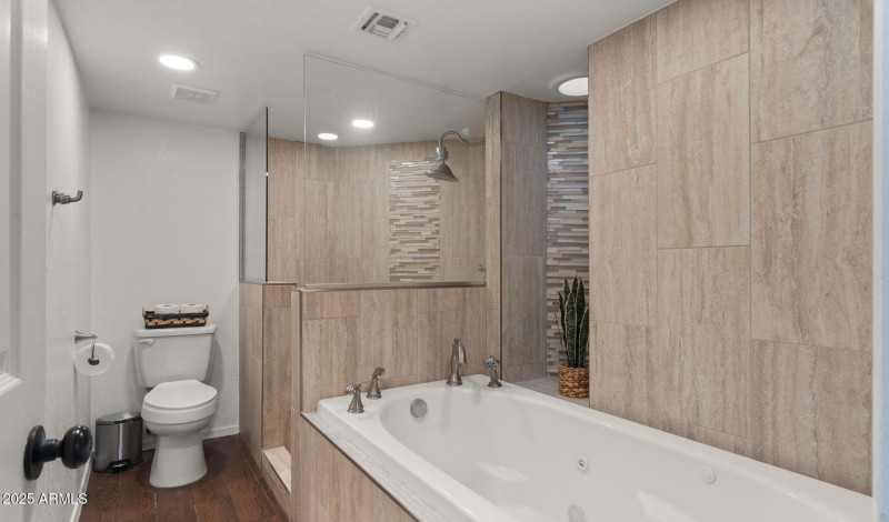 29-web-or-mls-Primary Bathroom2