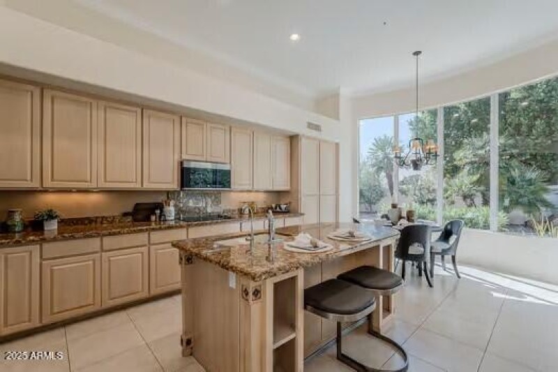 Kitchen and Breakfast Area