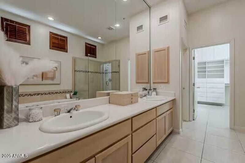 Primary Bathroom, Double Sinks