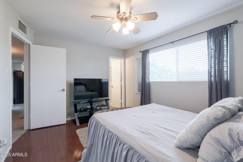 Moreland (16).jpg-SMALL