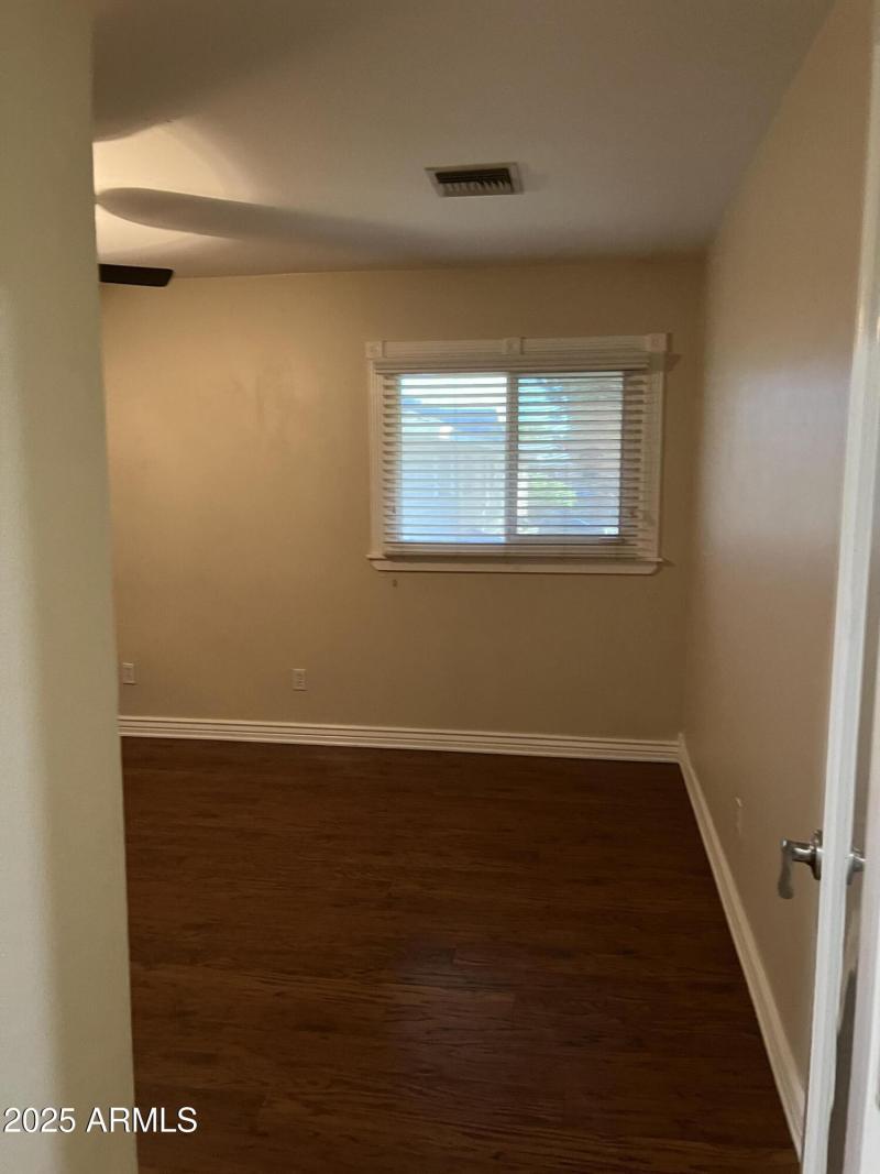 20251002_230657998_iOS