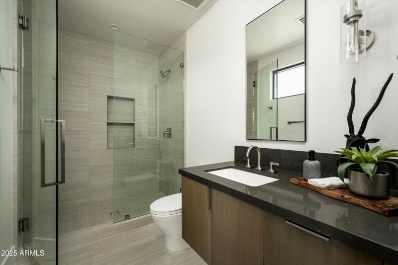 Guest Suite Bathroom