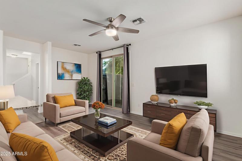 11-Warner - Living Room - Standard - 2