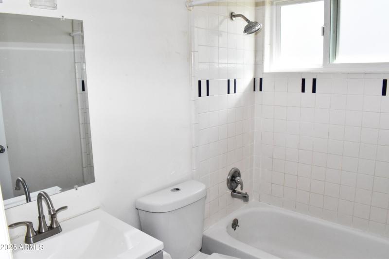bathroom 18th