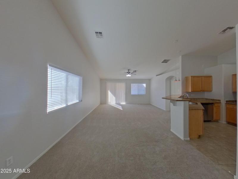 2_pc_XHo8DDhAi7_Lc8jVmr3a3_layout_1