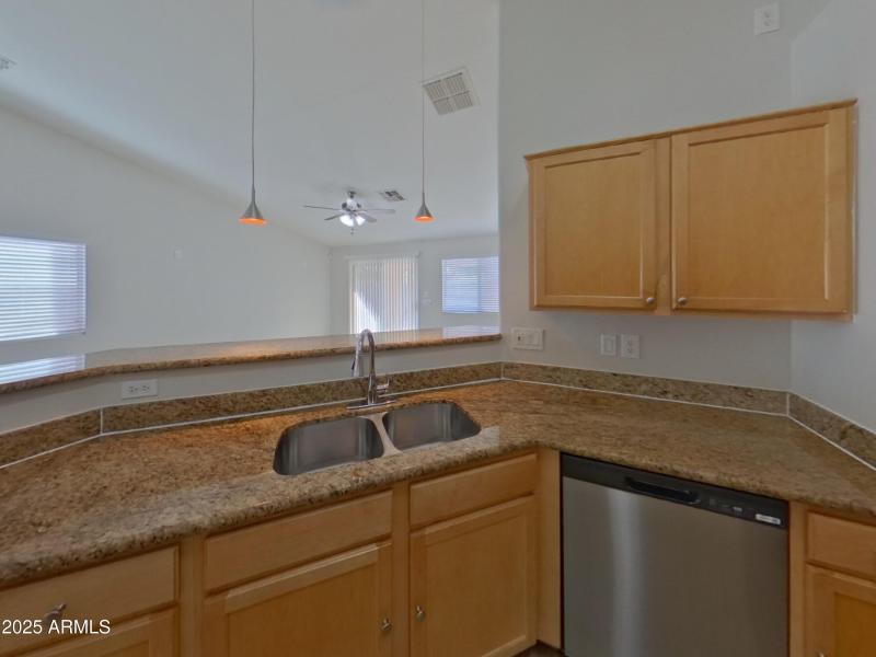 5_pc_qdaibXEkio_6SWhluzmHD_layout_2