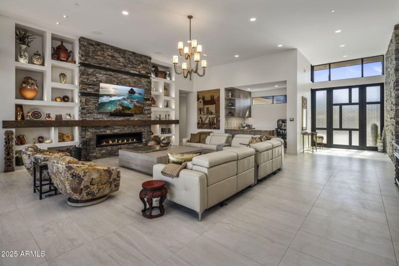 9180 E HAPPY HOLLOW DR